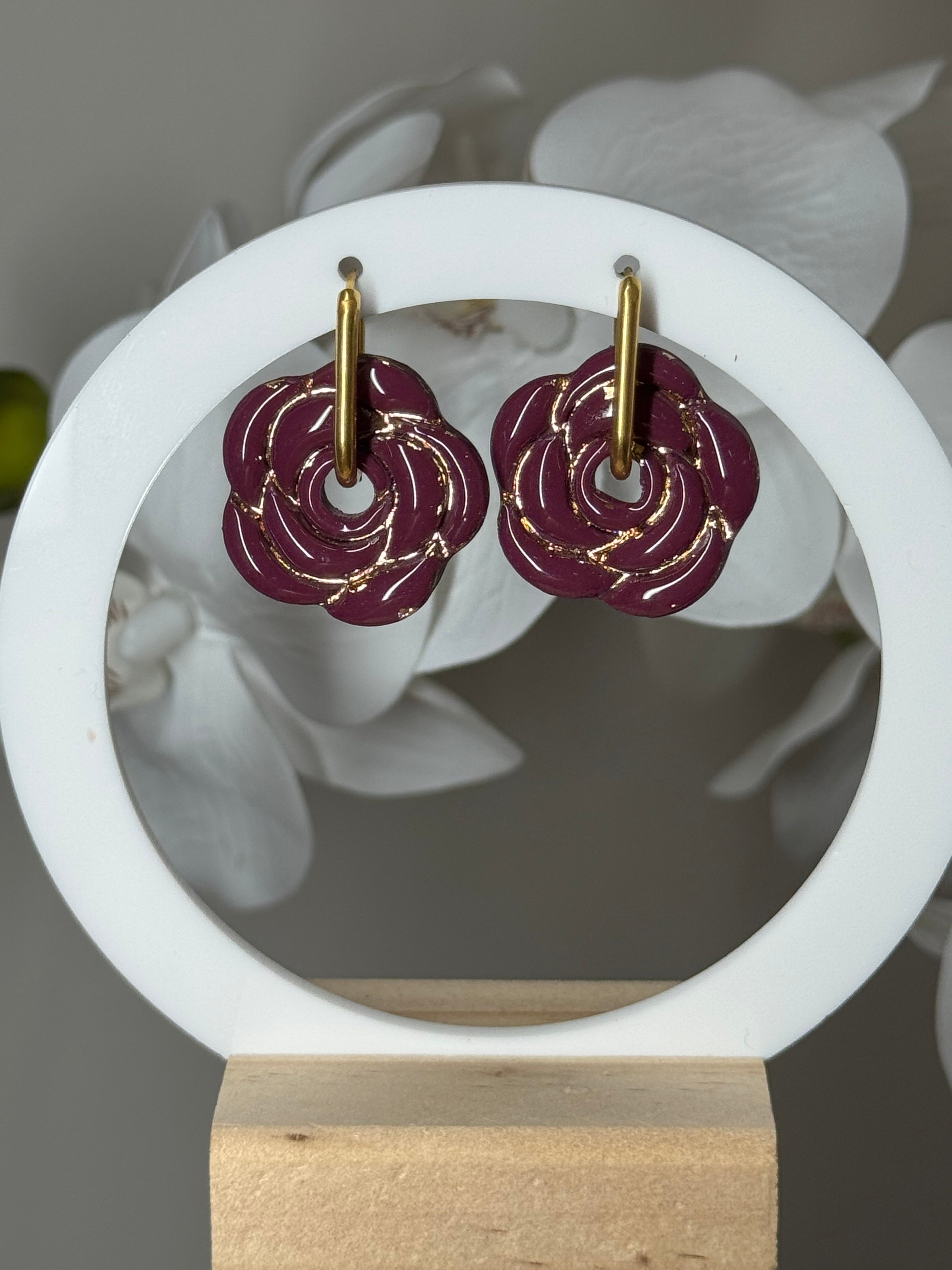 Roses bordeaux et dorée