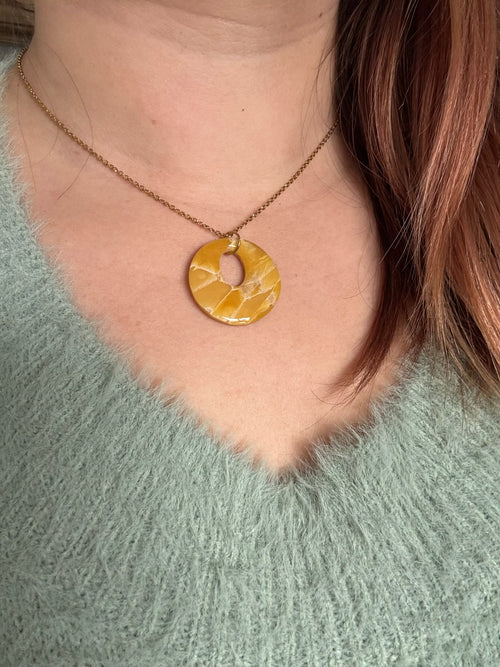 Collier caramel