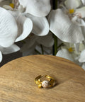 Bague dorée motif fleur