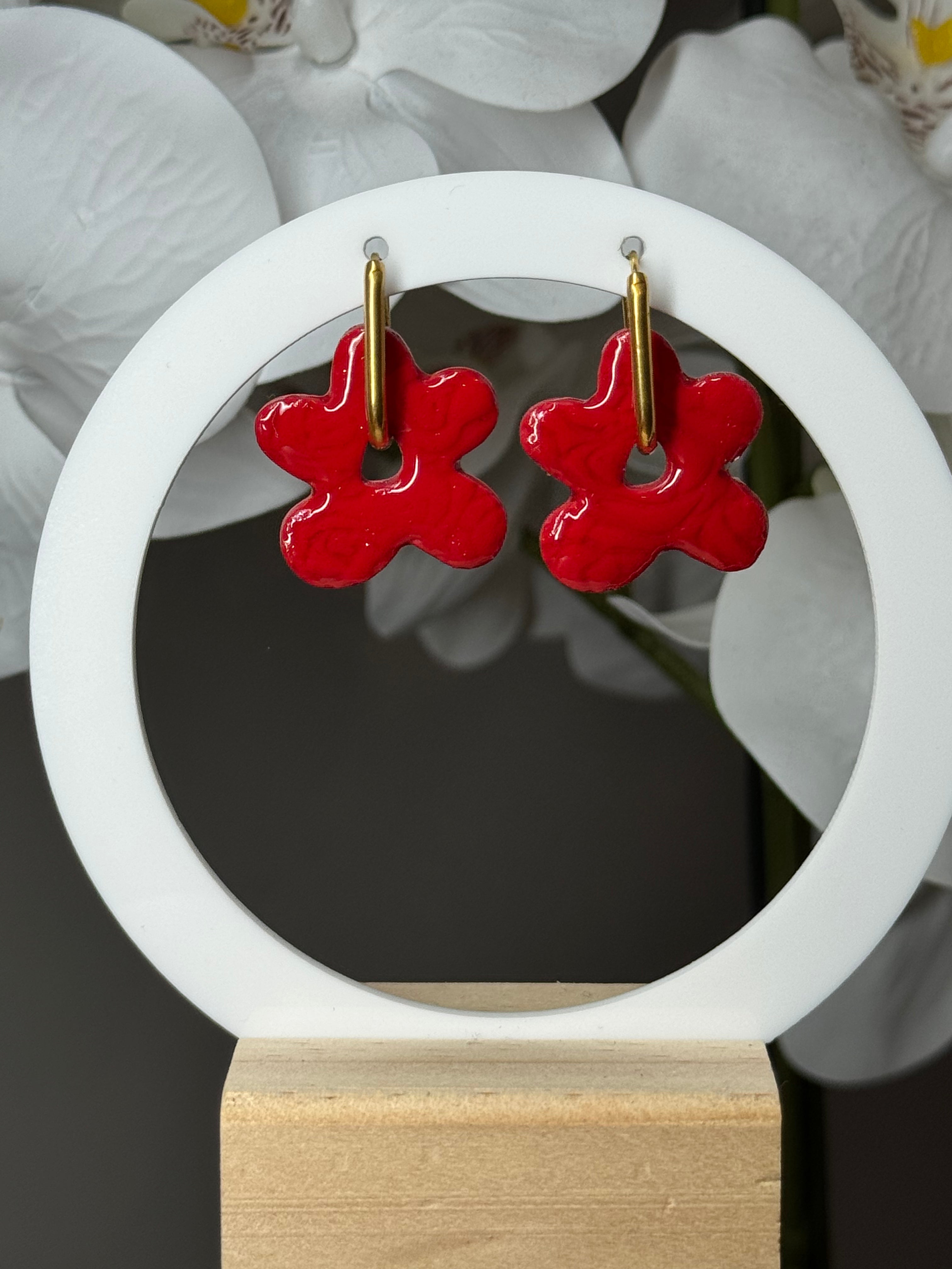 Pétunia rouge motifs relief