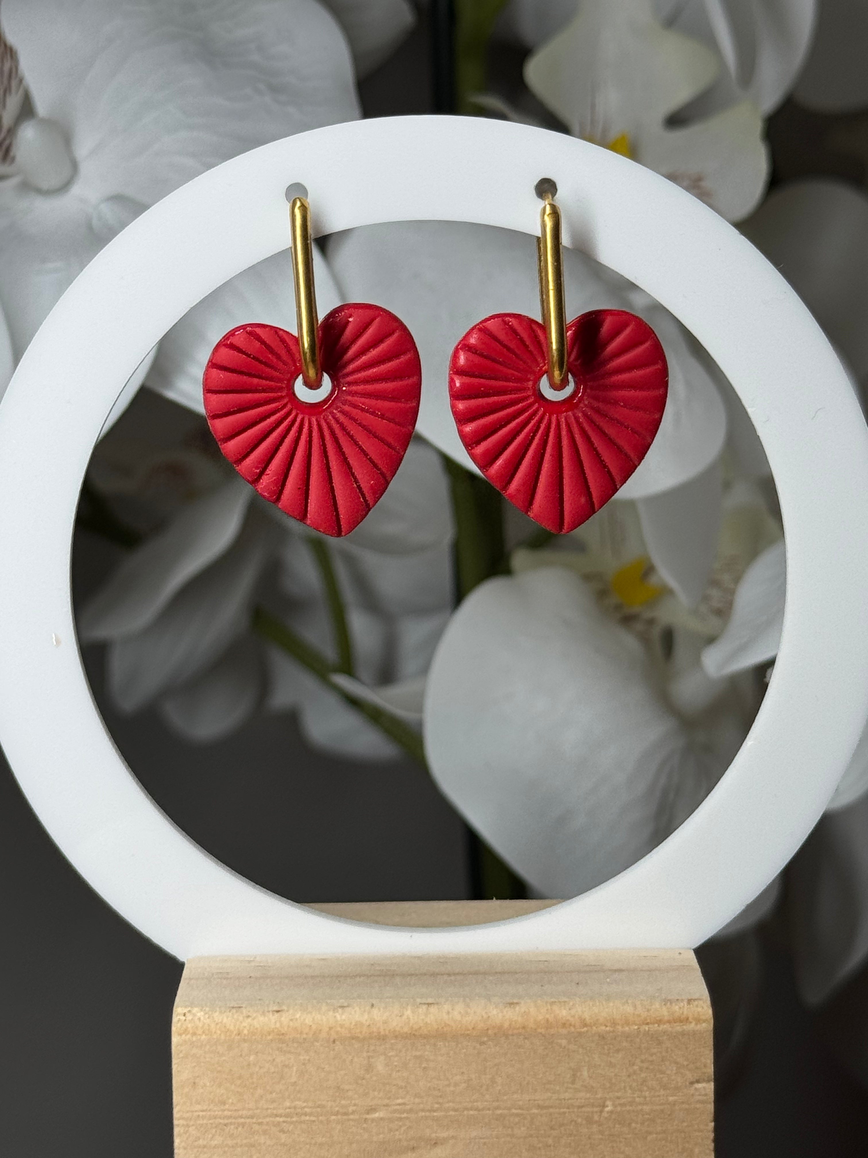 Gros coeur rouge rayé