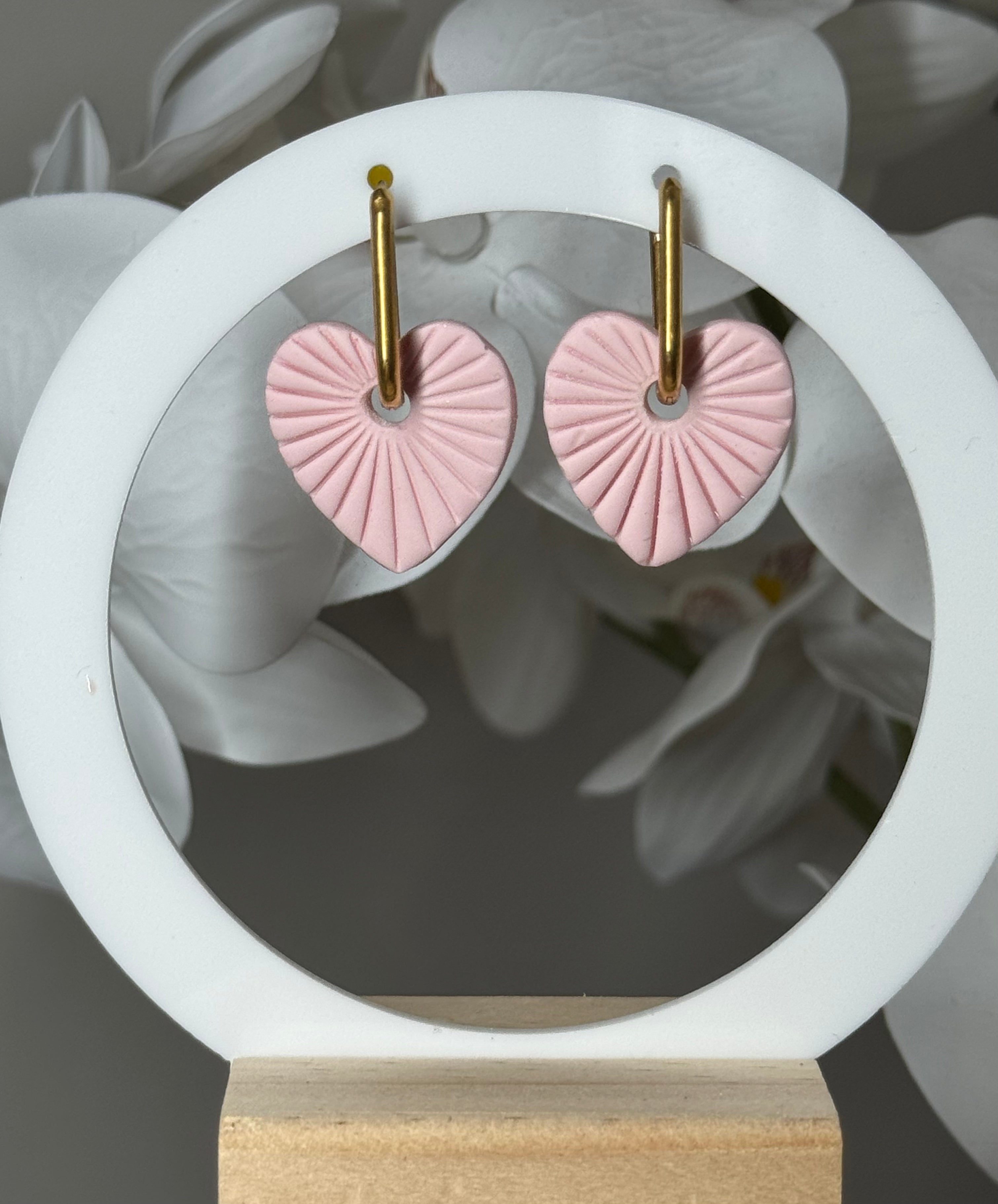 Gros coeur rose rayé