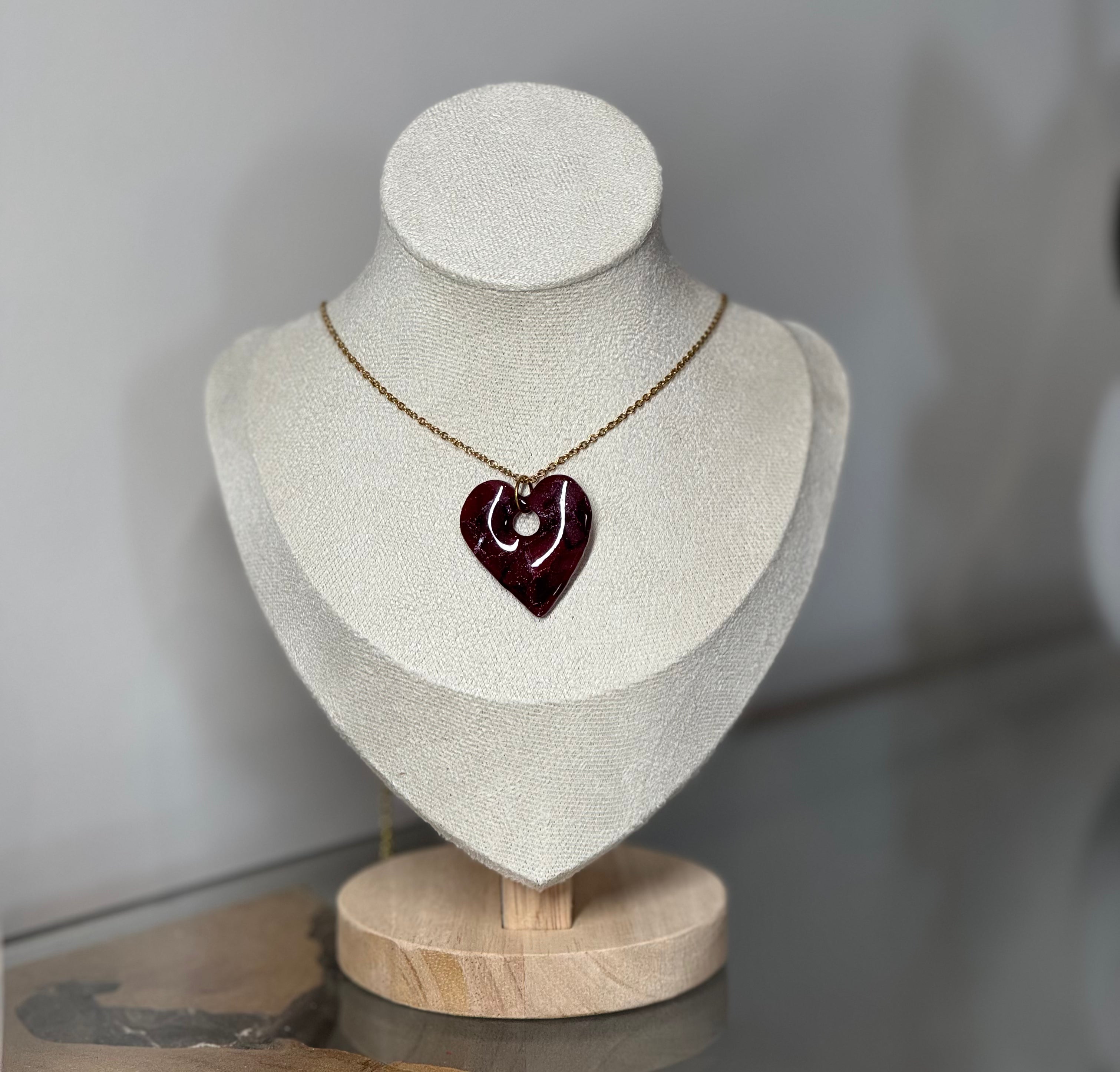 Collier coeur bordeaux