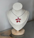 Collier résine coeur rouge