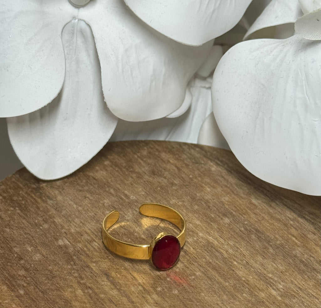 Bague résine couleur rubis