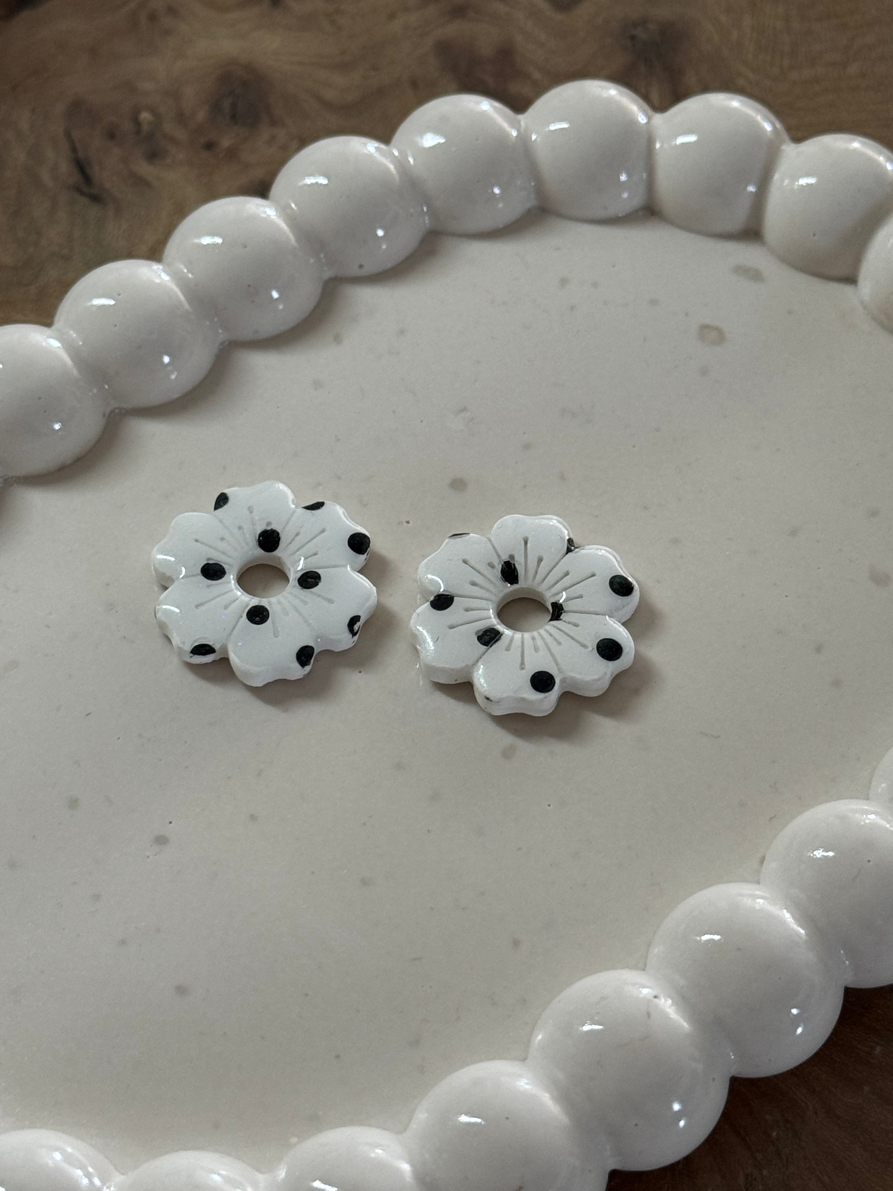 Camélia a pois noir
