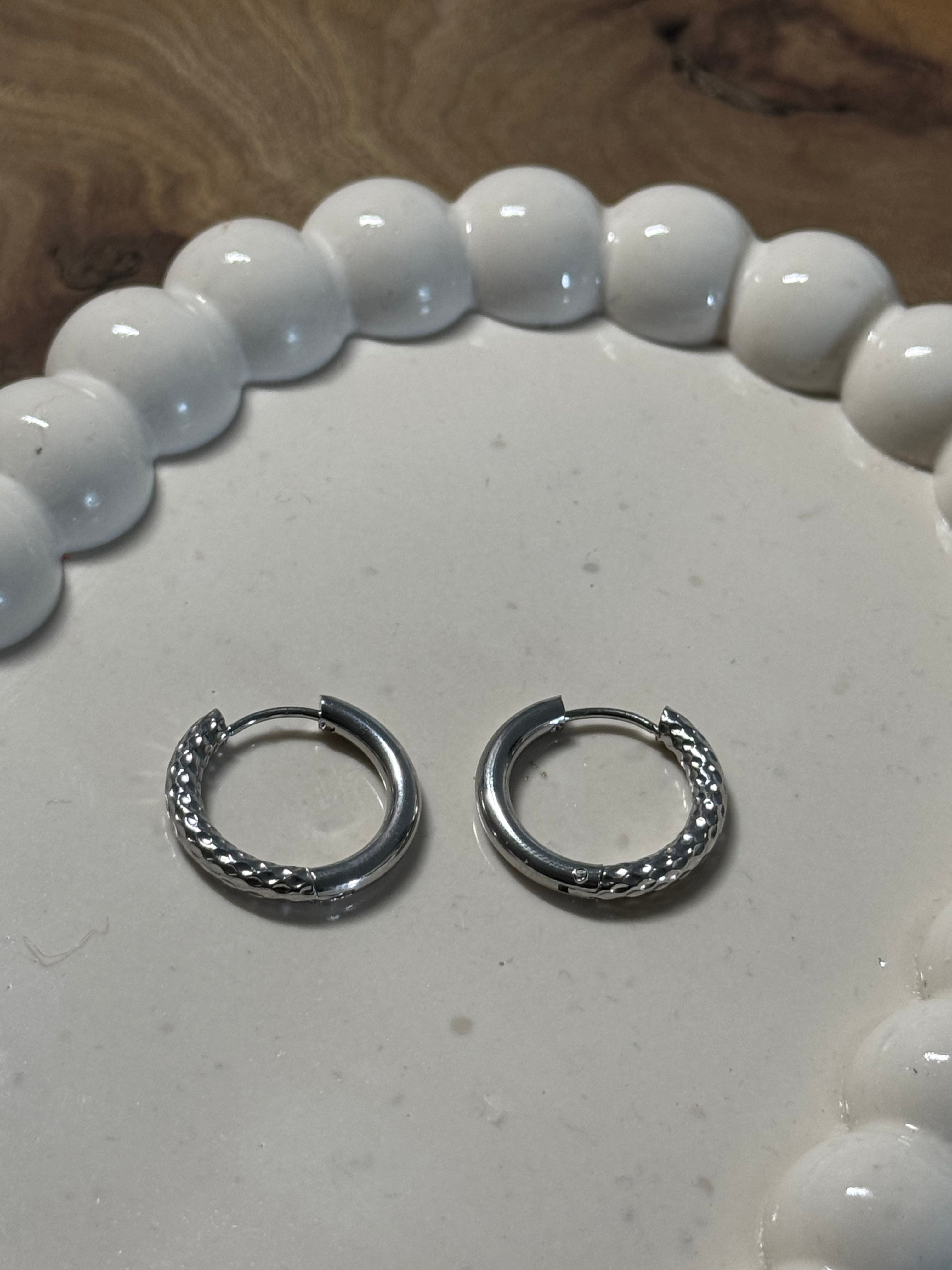 Créoles martelées réversibles