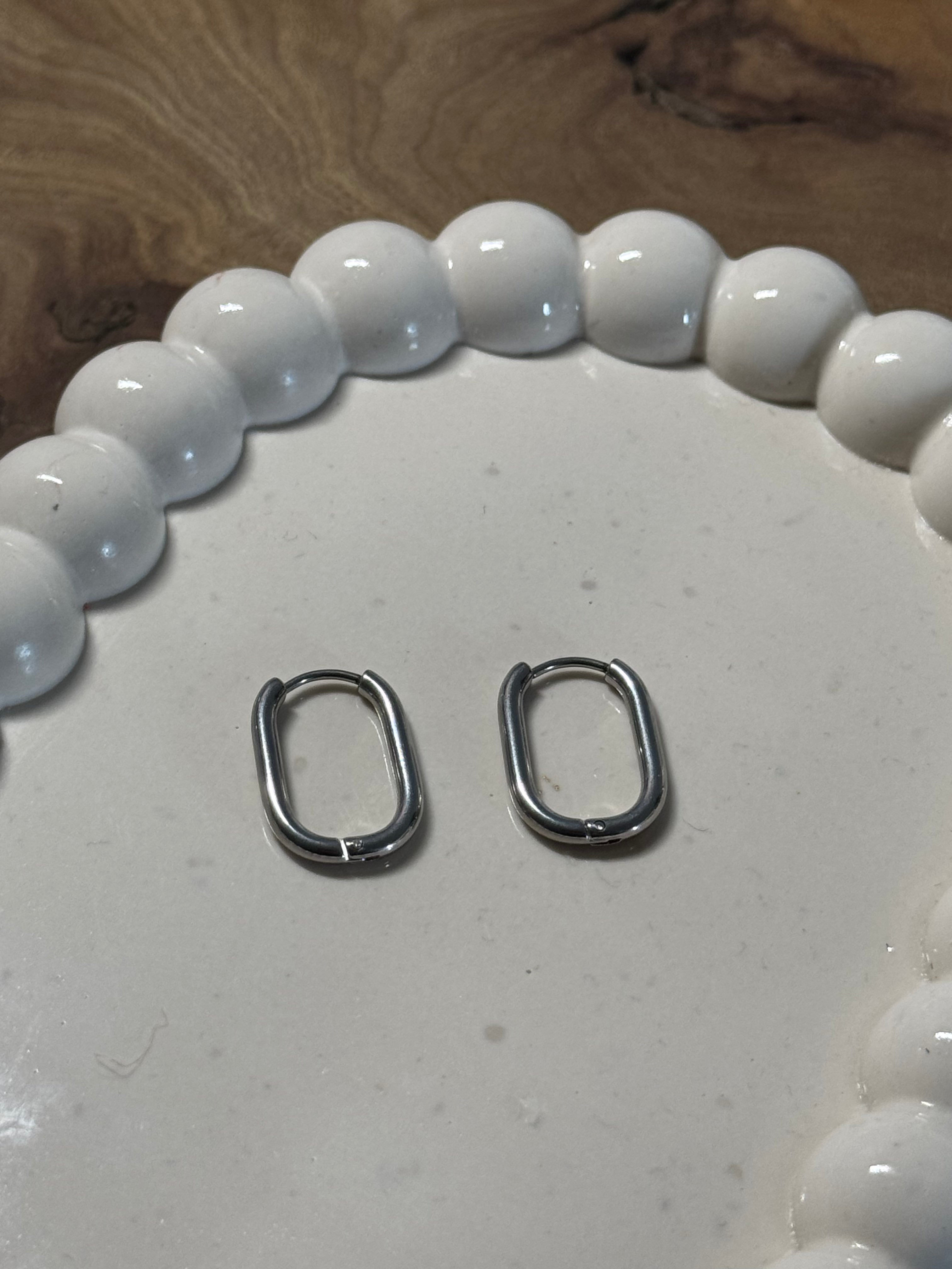 Créoles argentées ovales