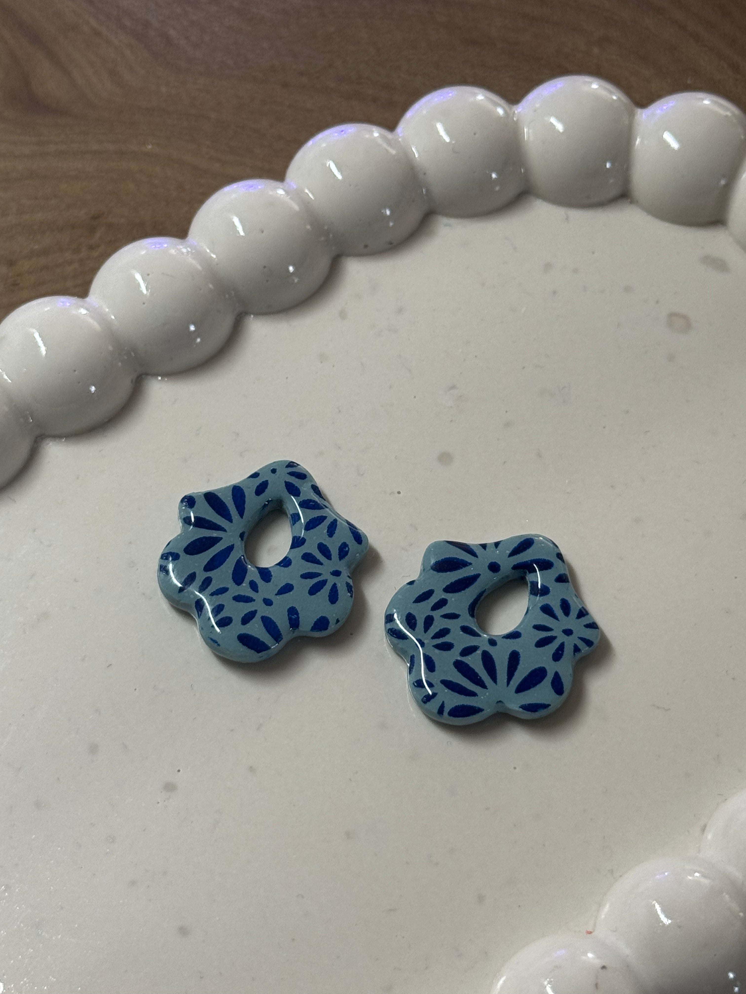 Amandine motifs bleus