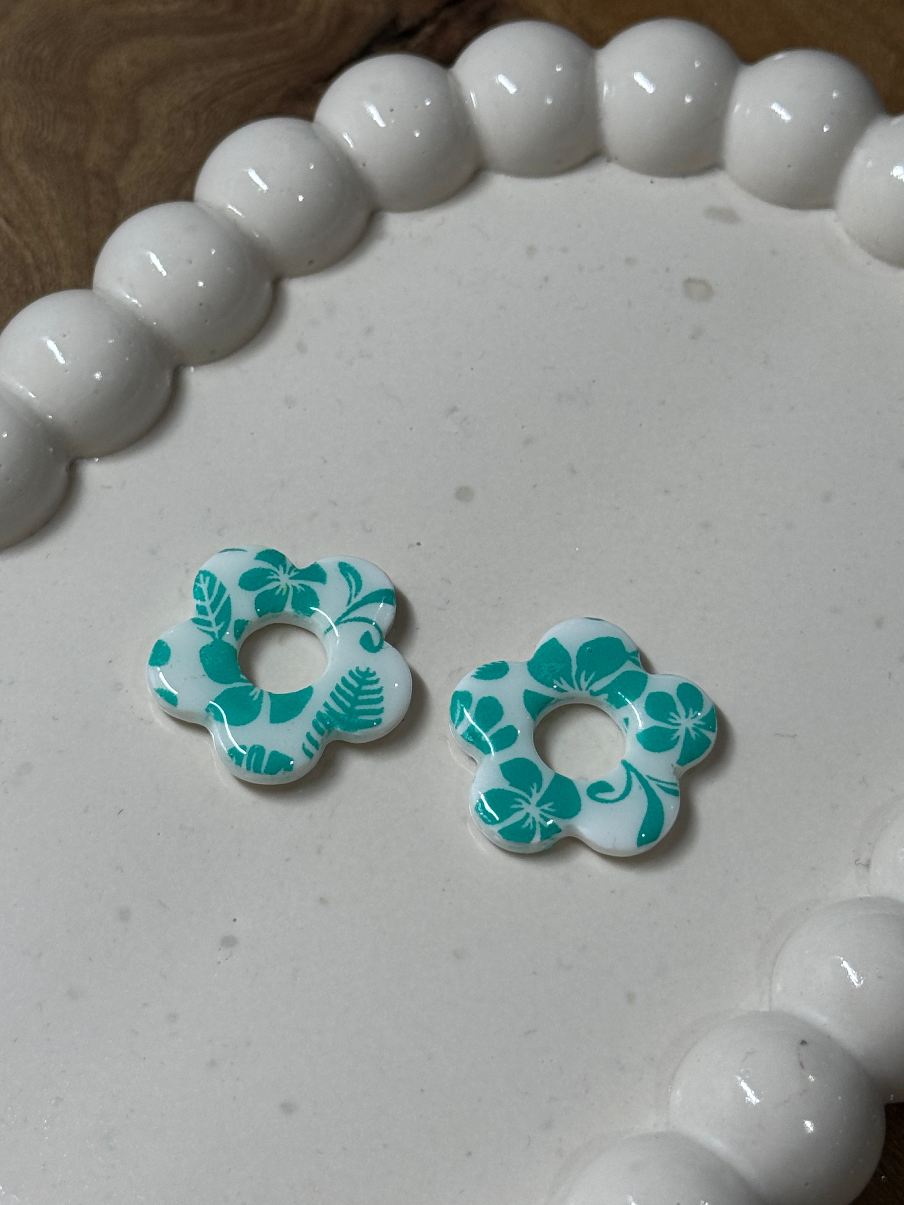 Flora motifs turquoise